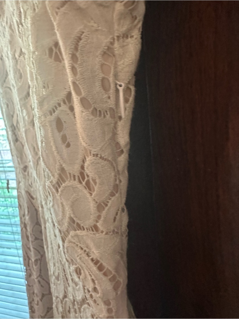 EUC Altar’d State Women’s Cream Lace V-Neck Dress Chic Preppy Size L - Picture 5 of 10